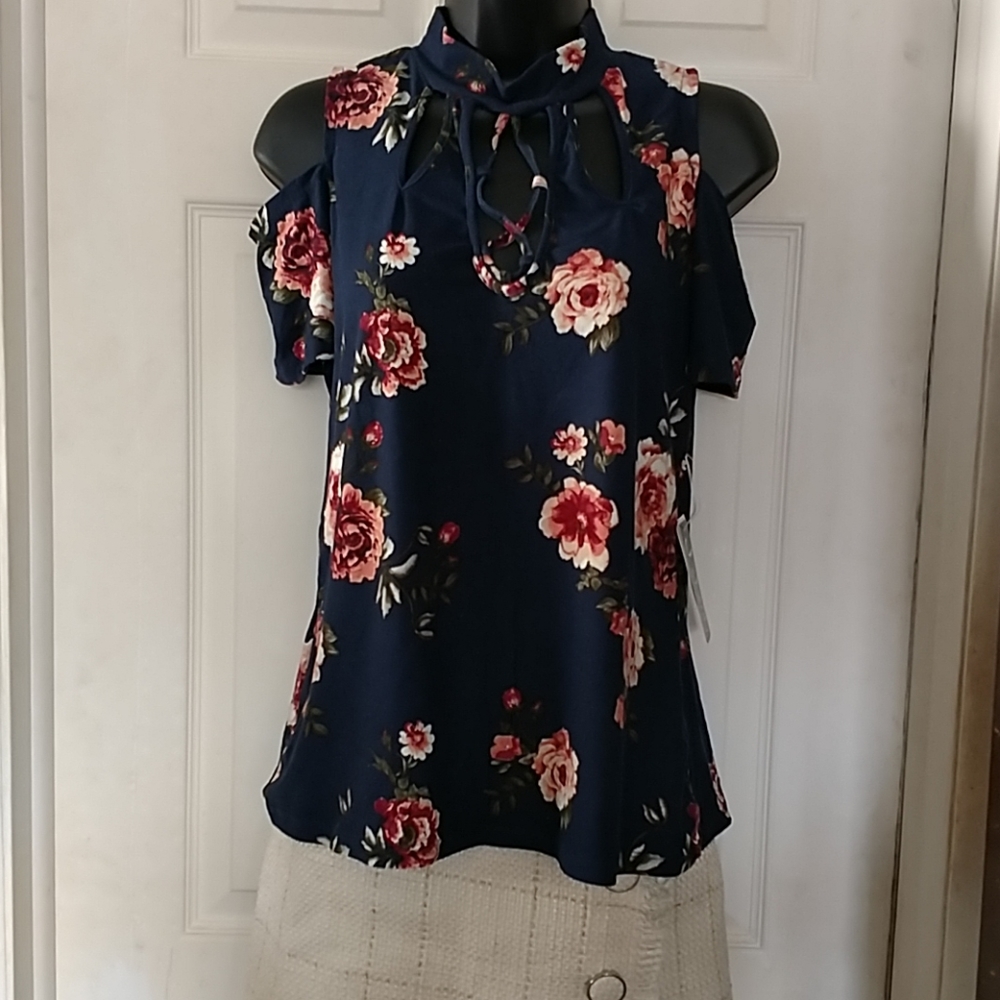 Cold shoulder top